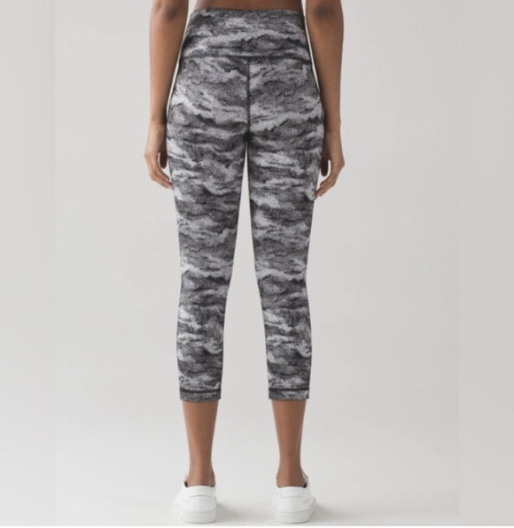Lululemon Wunder Under Crop (Hi-Rise) (21") Luon Hazy Days Black White - Picture 3 of 10